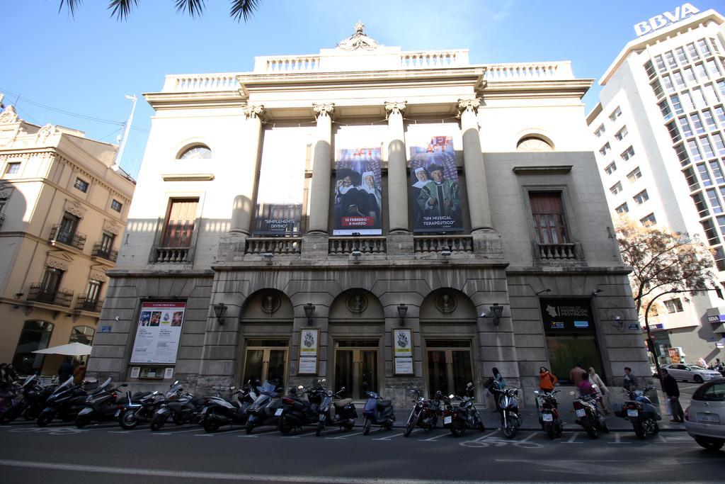 Travel Hábitat Ayuntamiento Valência Exterior foto